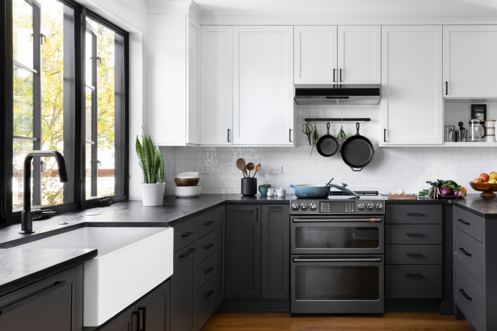 Kitchen - kitchen idea in Seattle