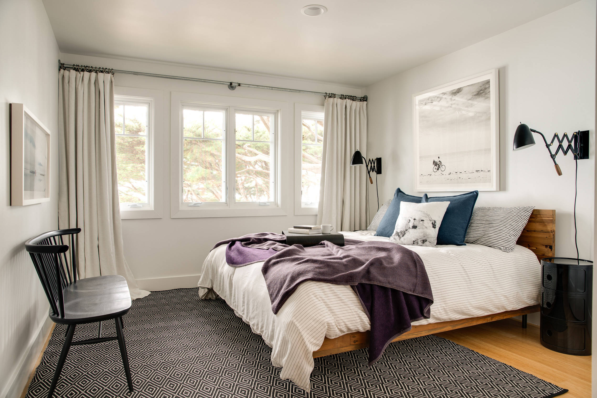 3 Casual and Calm Modern Bedrooms, image size:2500x1668