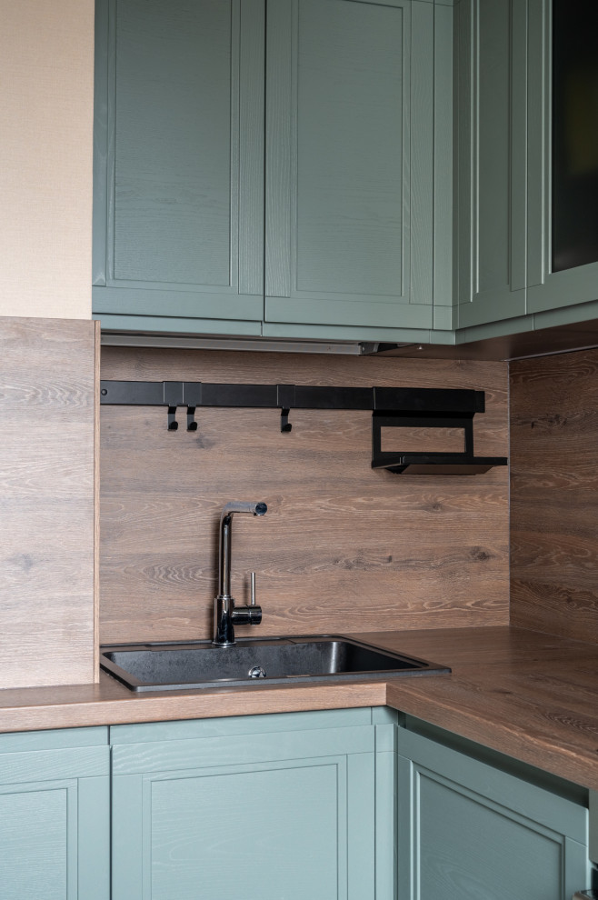 Кухня из массива с интегрированной ручкой