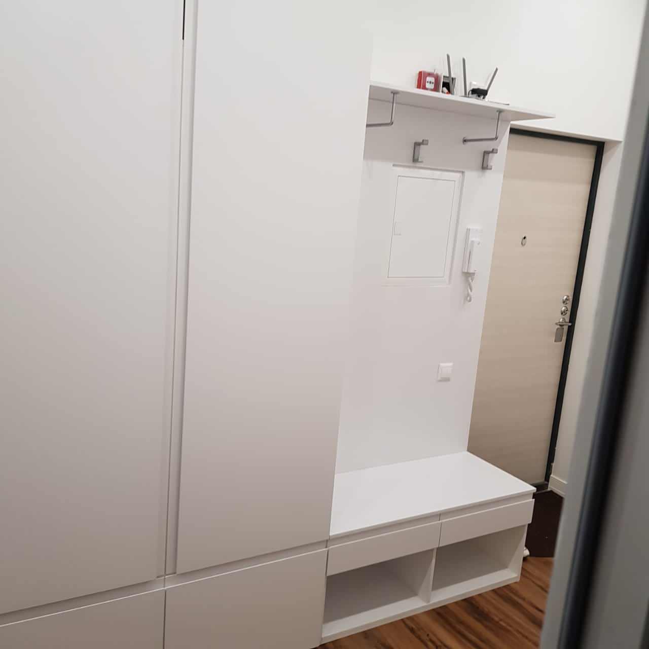 Шкаф в коридор