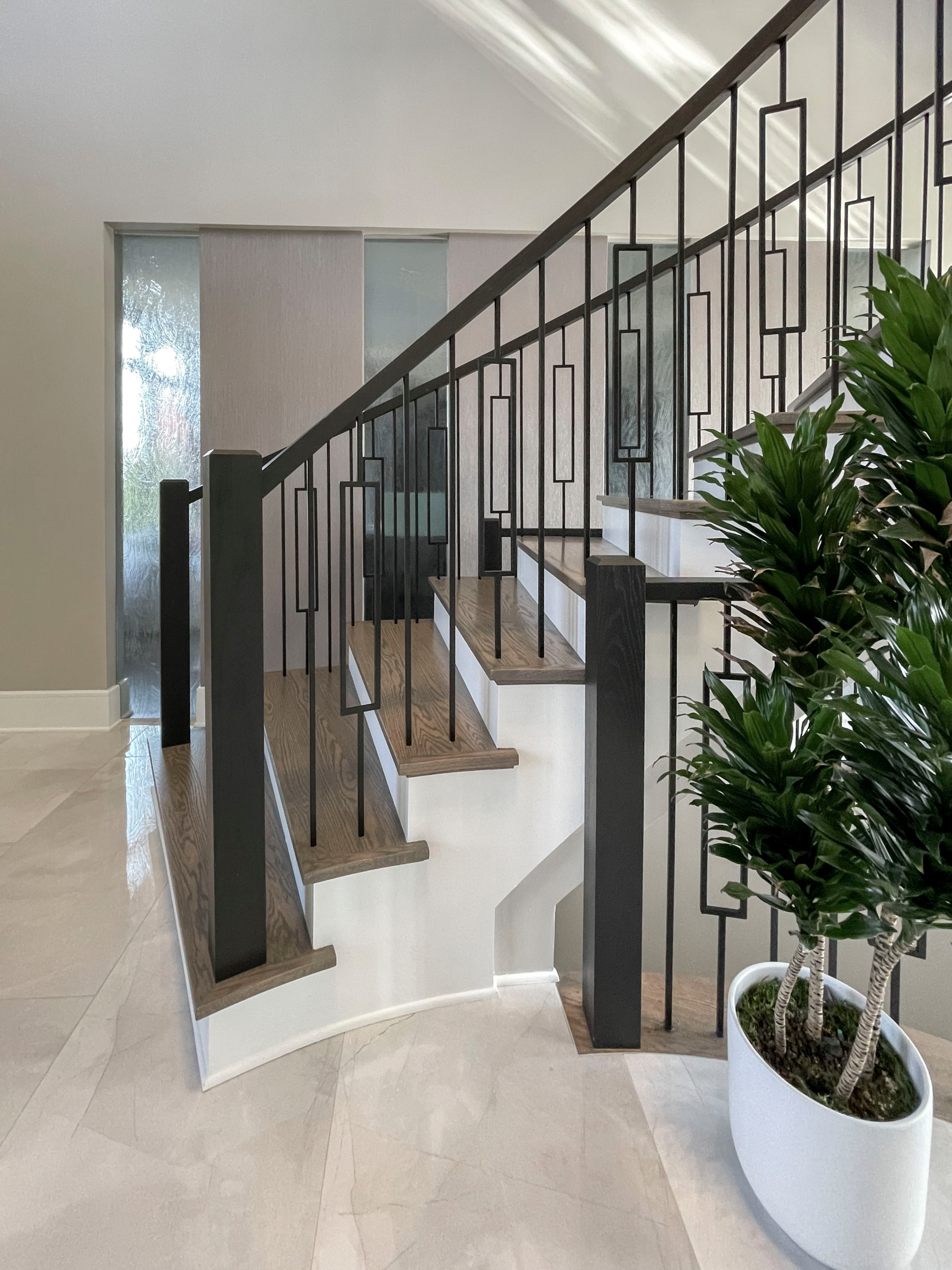 114_Striking Floating-Curved Staircase, Leesburg VA 20175