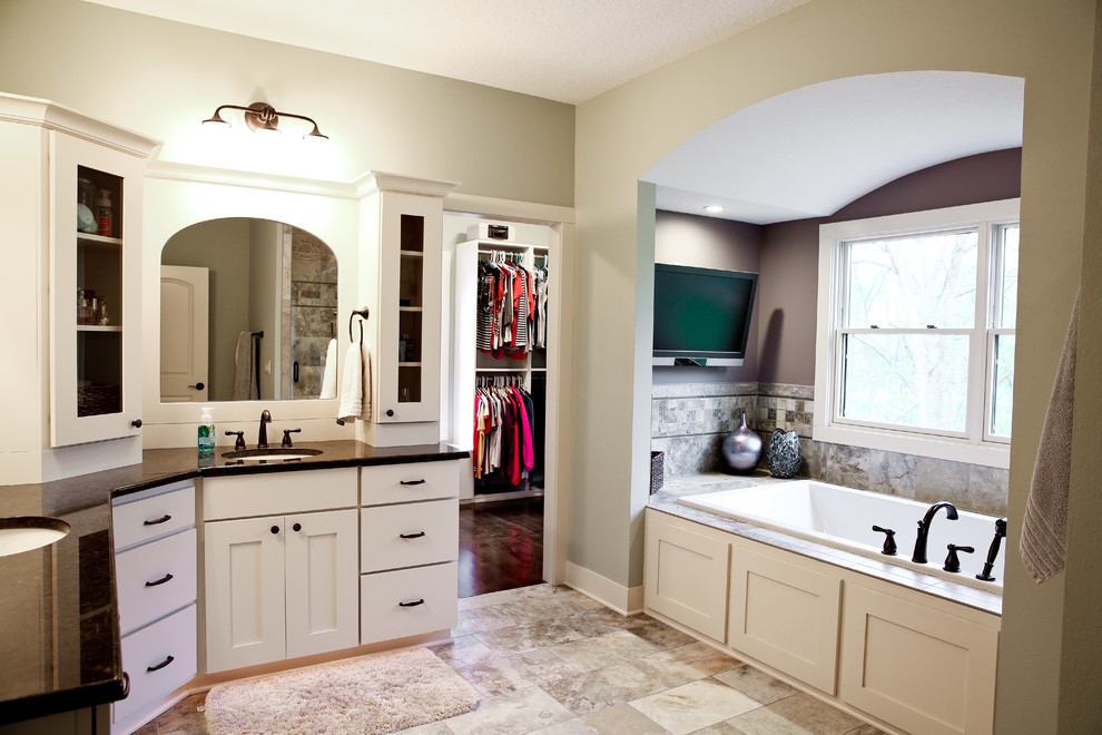 Bathroom - transitional bathroom idea