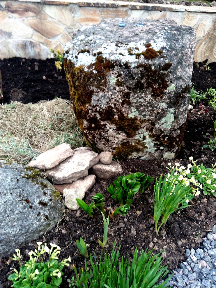 Реконструкция старых клумб, восстановление газонов