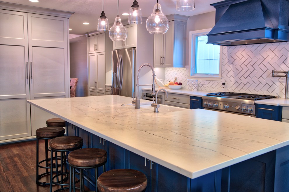 Inspiration for a transitional kitchen in Kansas City.