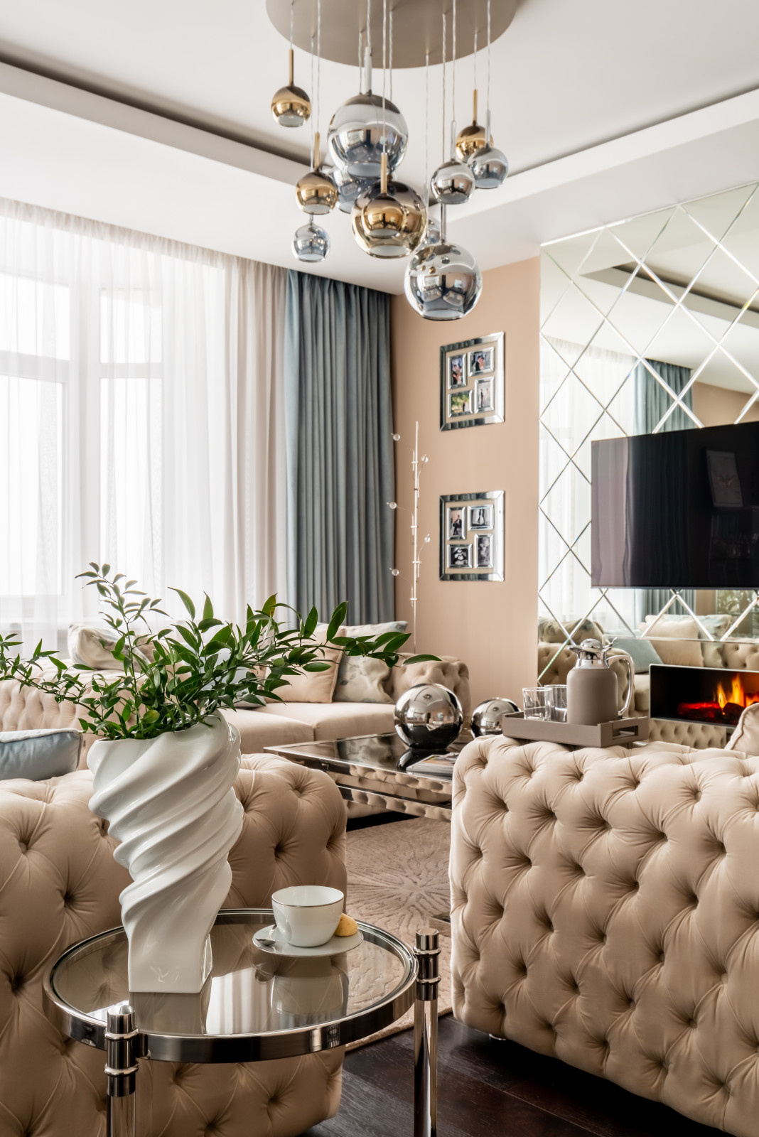 Бежевый и зеркала