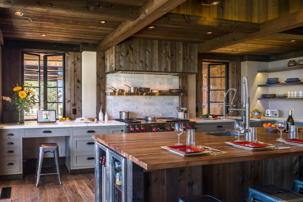 Inspiration for a mid-sized country kitchen in San Francisco.