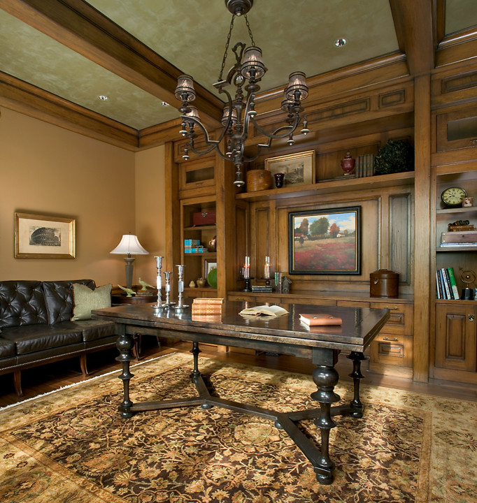 This is an example of a traditional home office in Grand Rapids.
