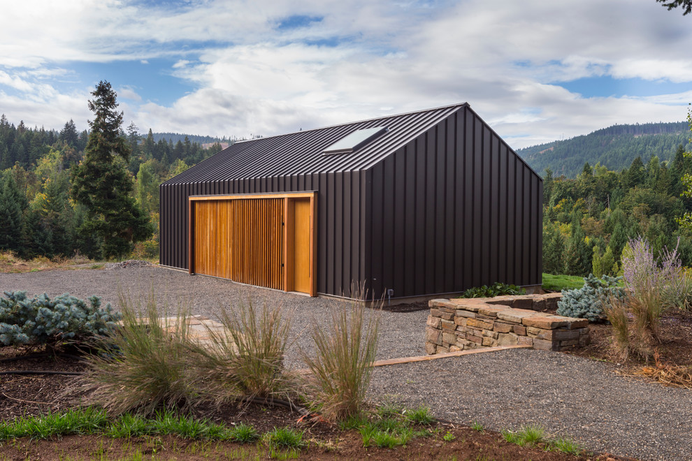 This is an example of a modern shed and granny flat in Portland.