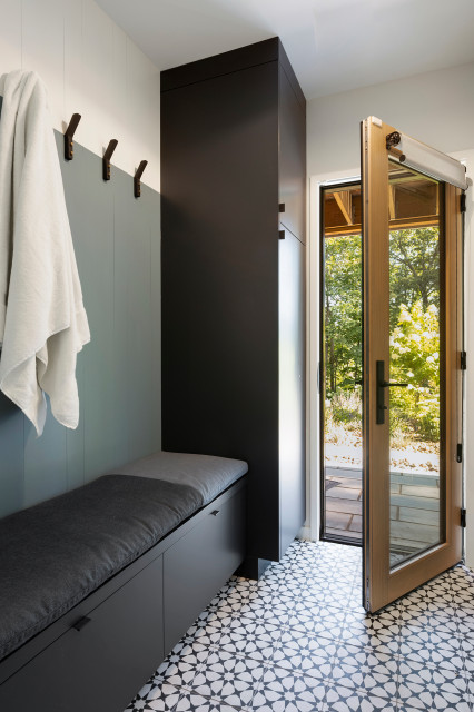 Warm-Modern contemporary-entry