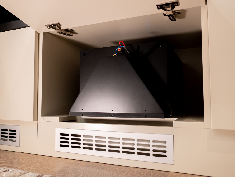 Киношкаф в квартире на Мосфильмовской