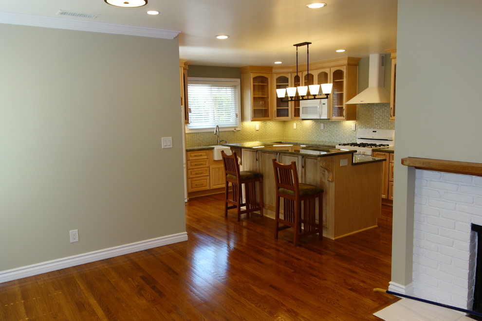Inspiration for a transitional home design remodel in Orange County