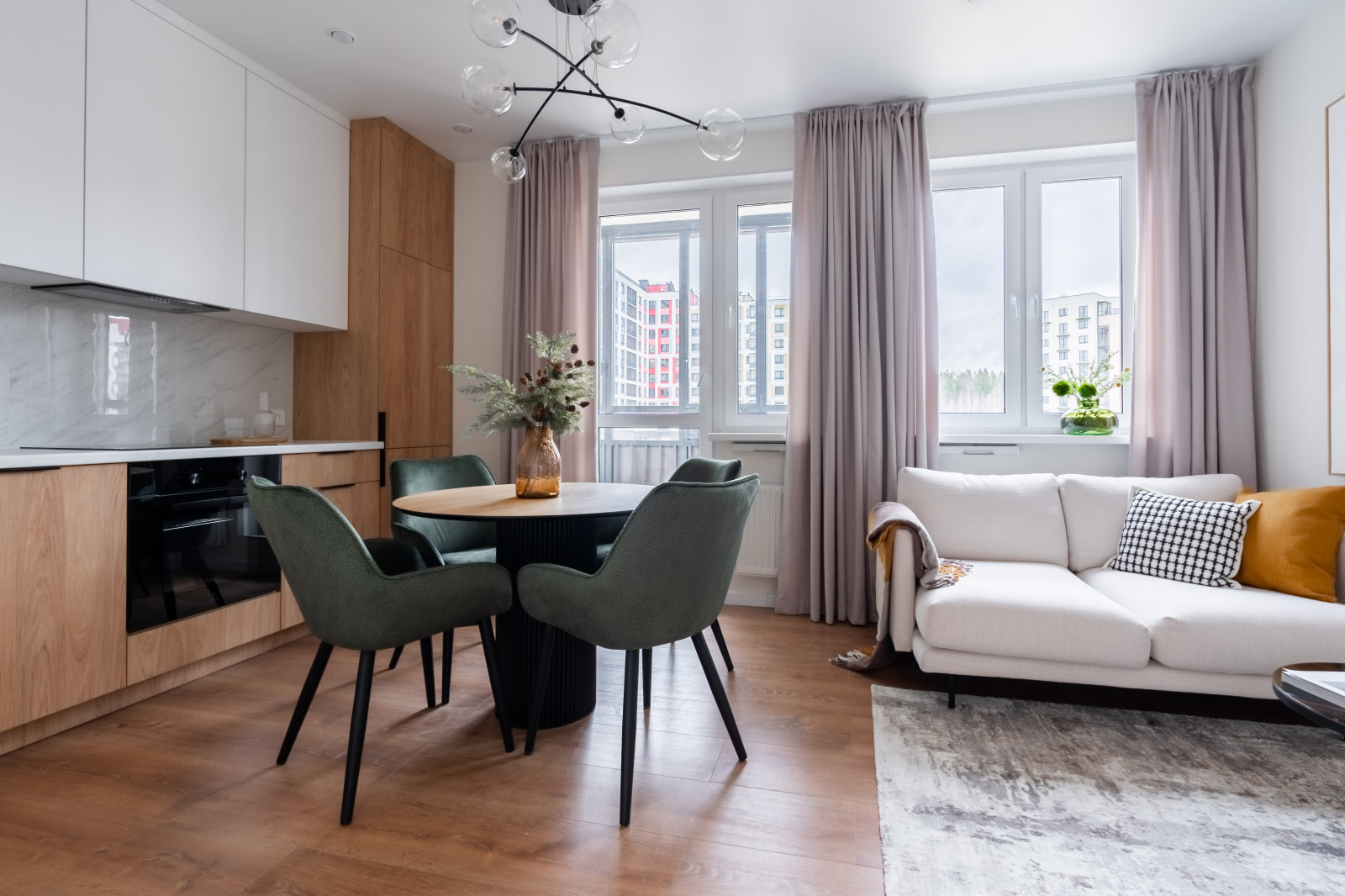 Янила Драйв