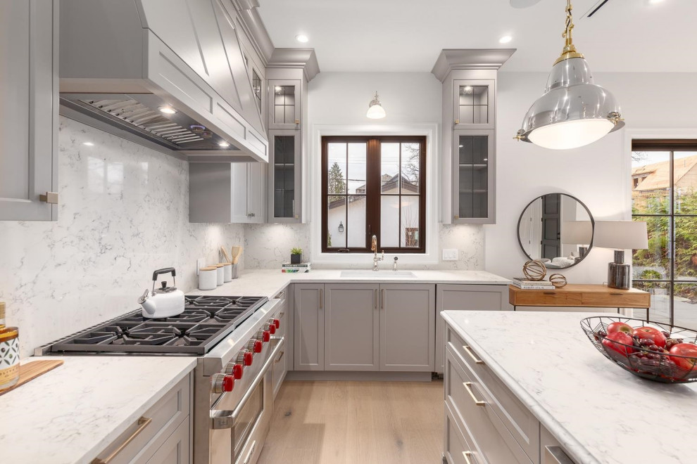 Transitional kitchen photo in Vancouver
