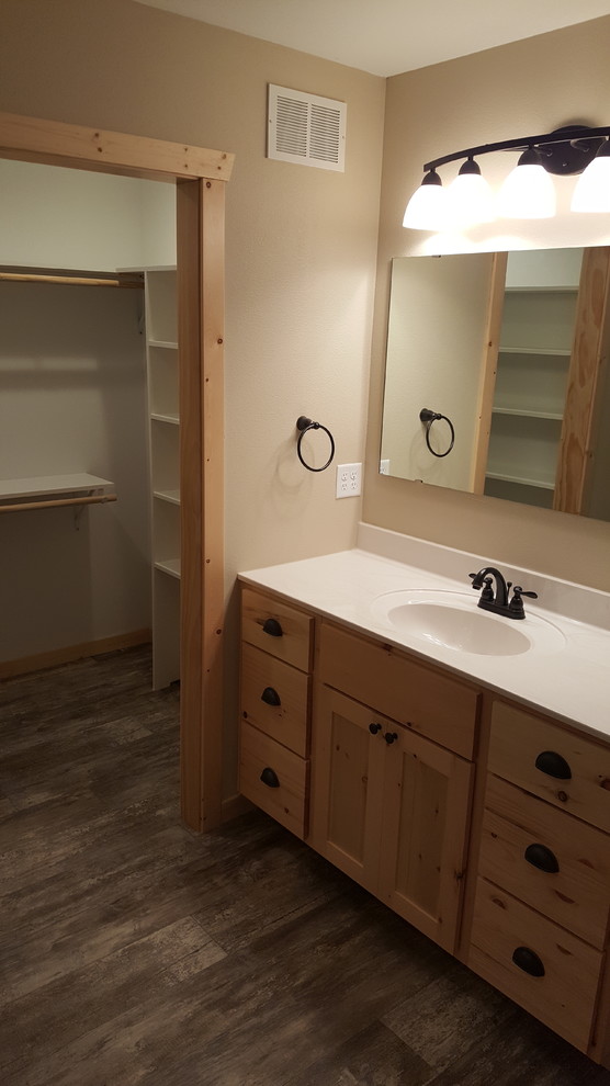 Home design - rustic home design idea in Minneapolis