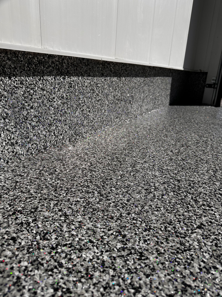 Martinet Ave - Garage Interior - Trusscore & Epoxy