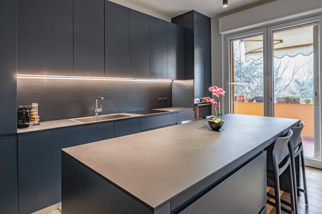 cucina blu notte contemporary-kitchen