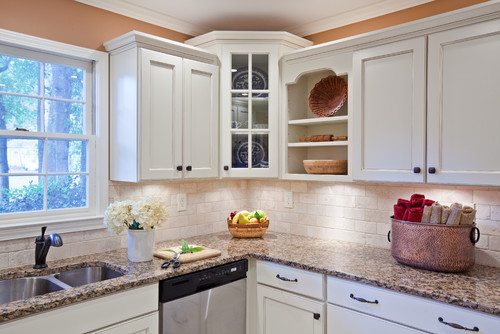  Crown molding on cabinets 