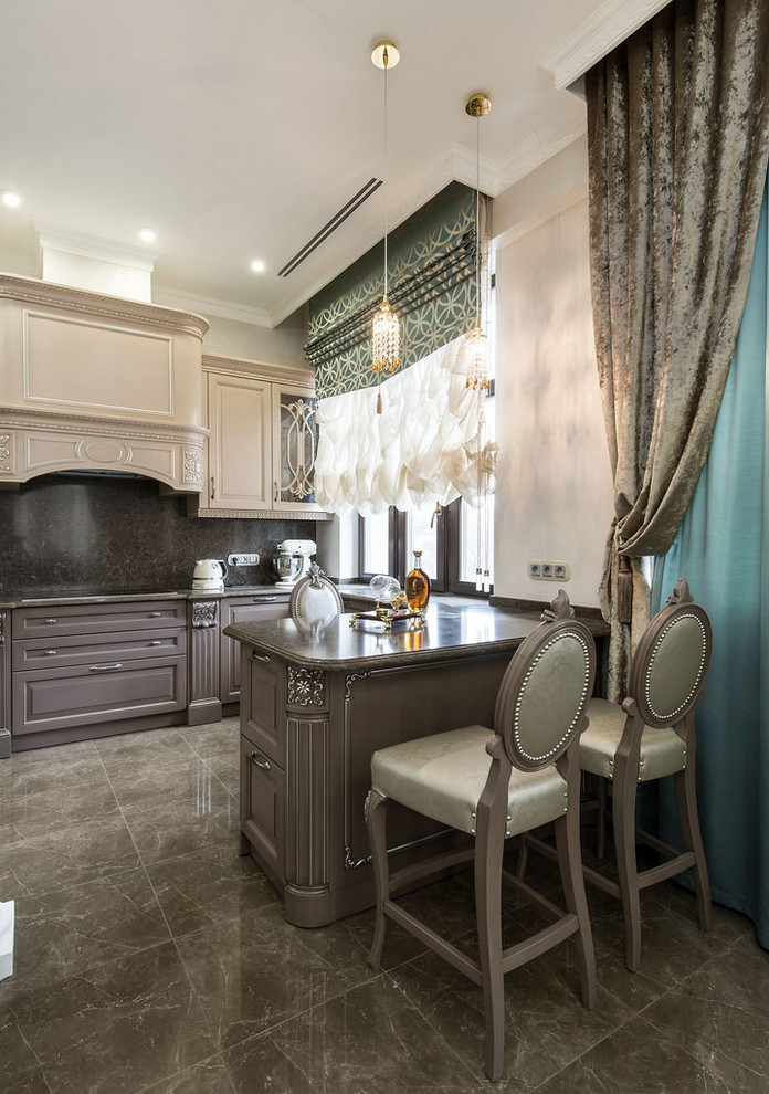 Inspiration for a traditional open plan kitchen in Moscow with a peninsula.