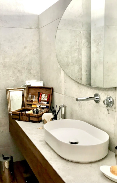 BATH toalett