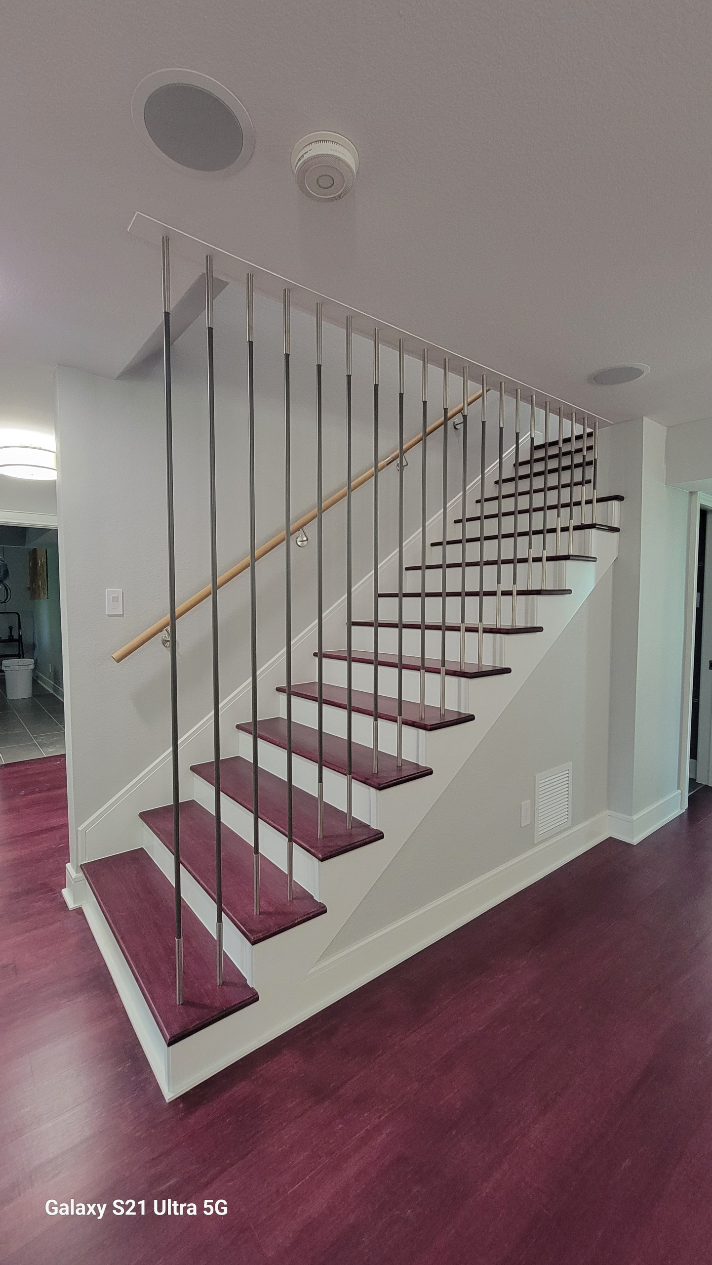 FULL  MODERN REMODELATION HOME / NEW FLOORING, CUSTOM HANDRAIL