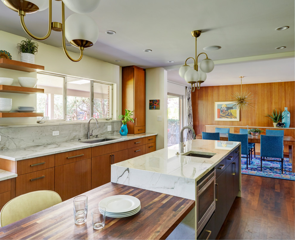 Photo of a midcentury kitchen in Chicago.