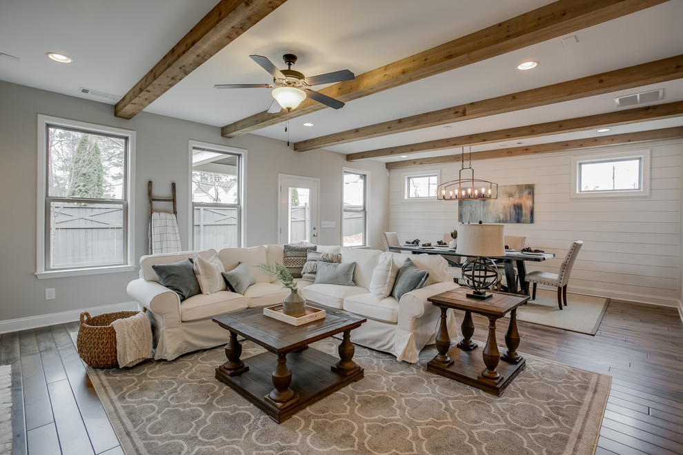 Example of a cottage home design design in Atlanta