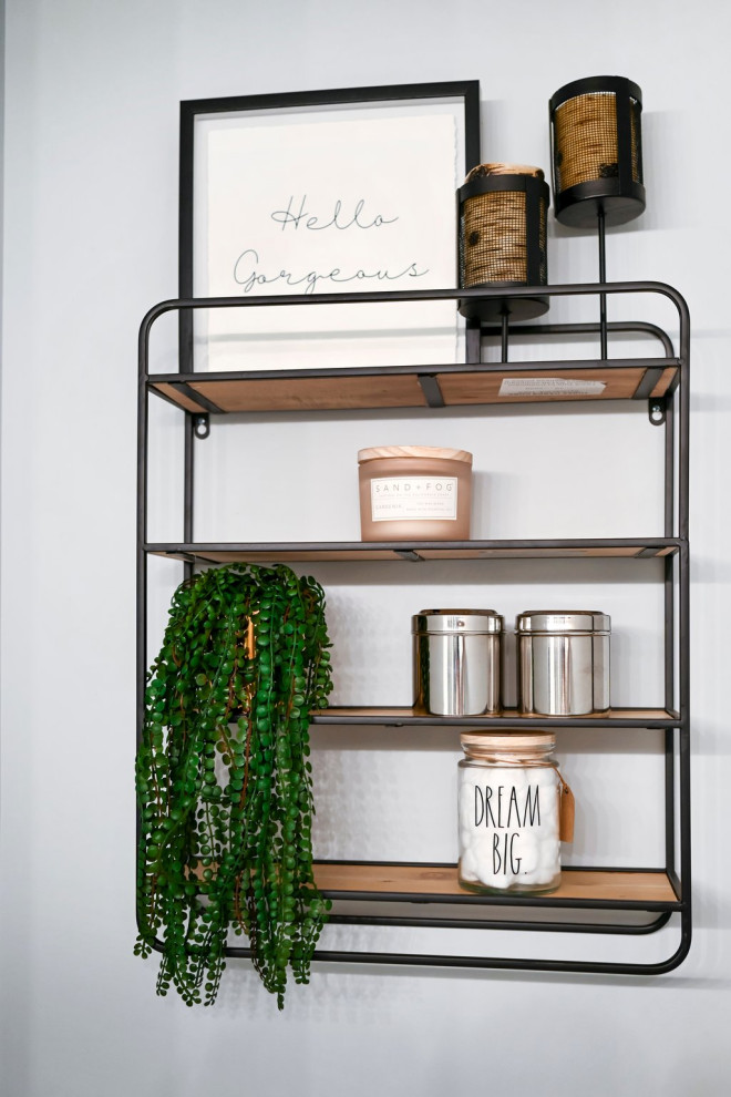 Inspiration for a transitional home design remodel in Chicago