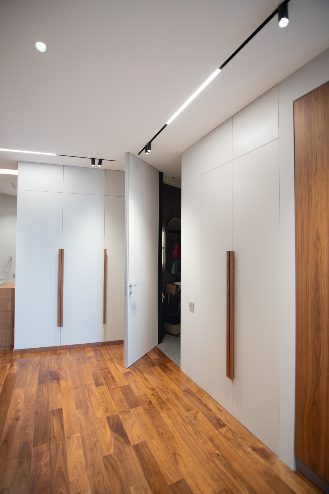 Мебель в прихожую в современном стиле