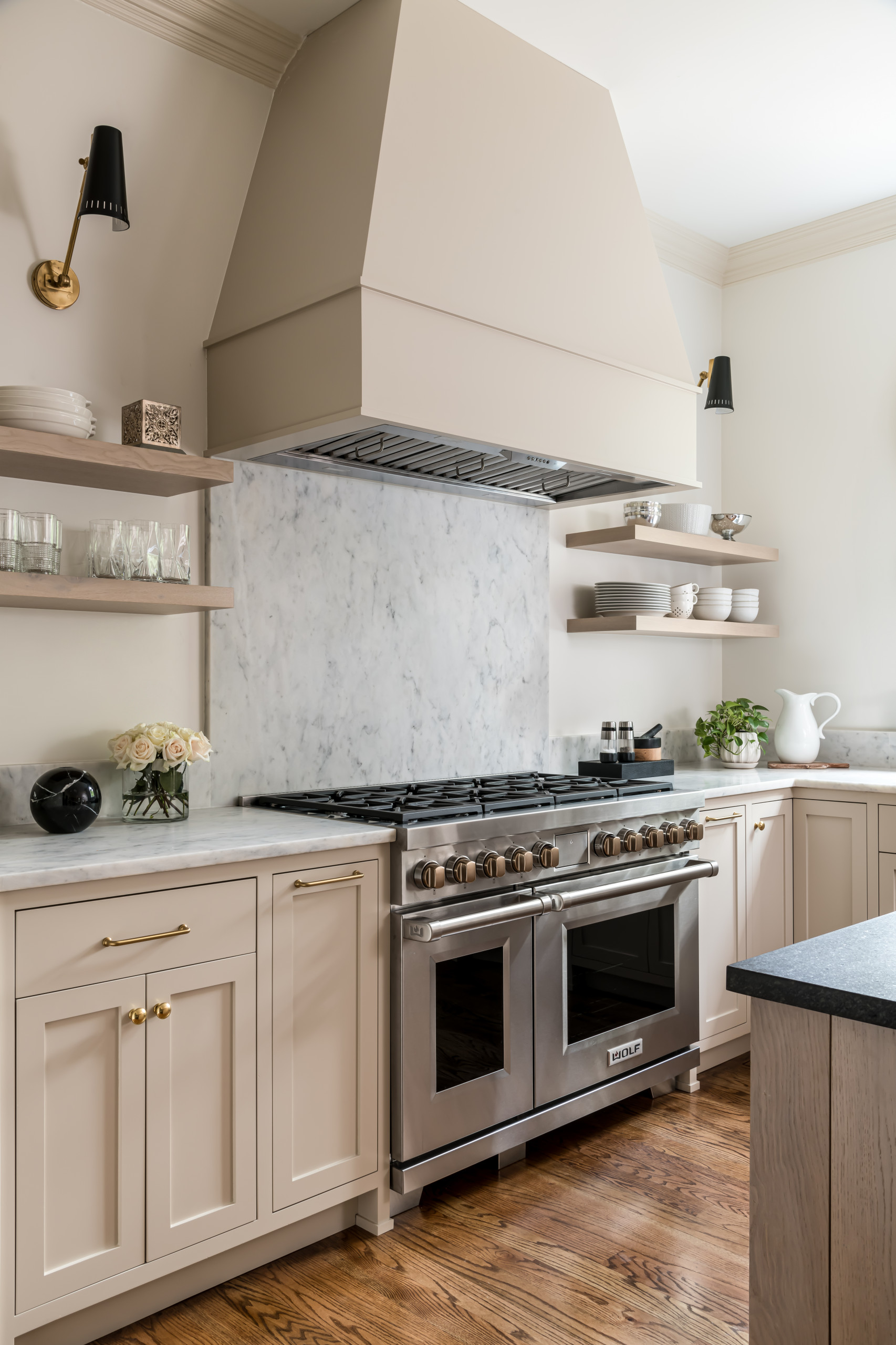 DULUTH -  Warm and Modern Kitchen