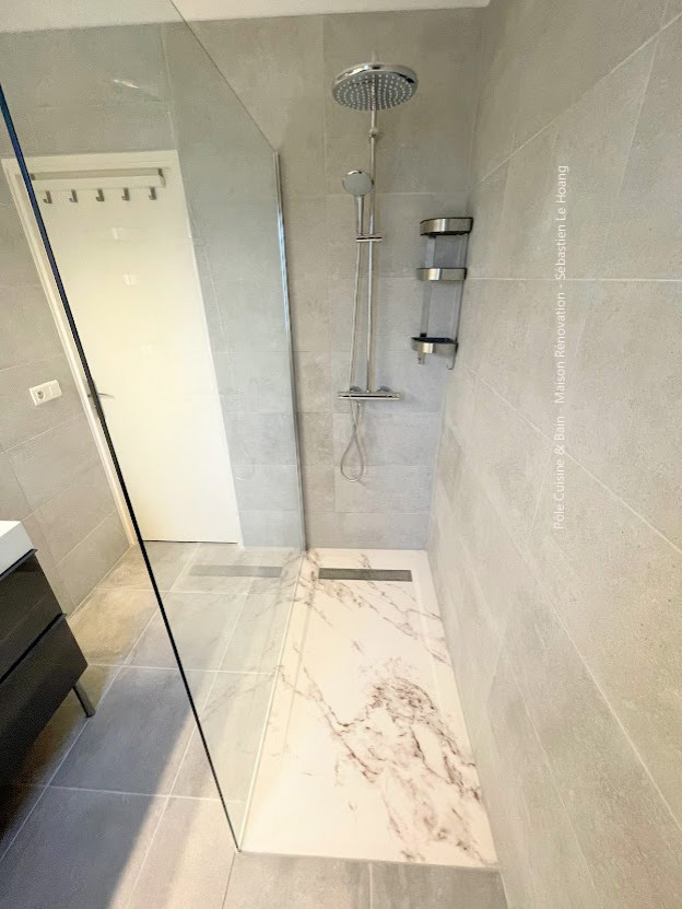 SALLE D'EAU: Remplacement d'une cabine par un receveur de douche extra-plat