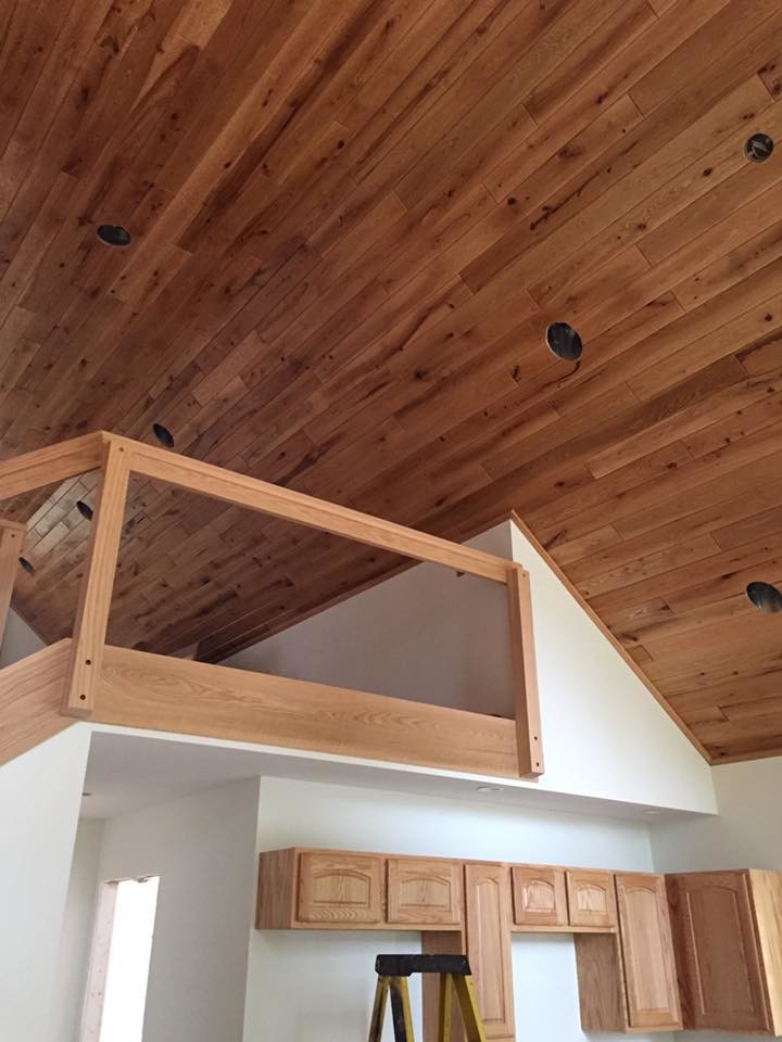 Inspiration for a rustic home design remodel in Milwaukee