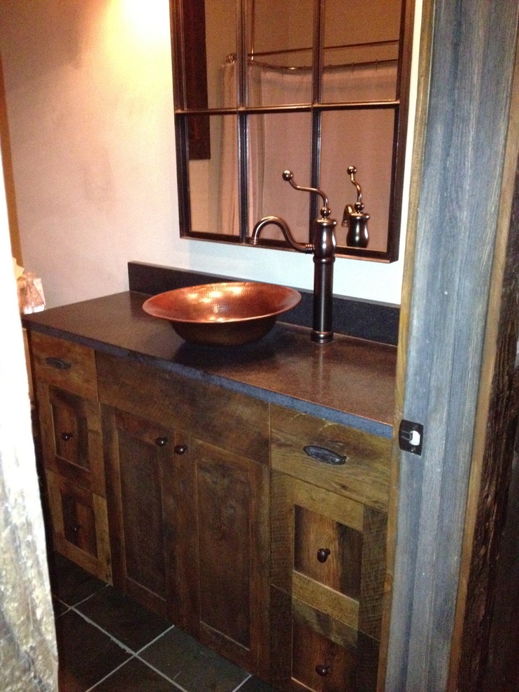 Bathroom - rustic bathroom idea