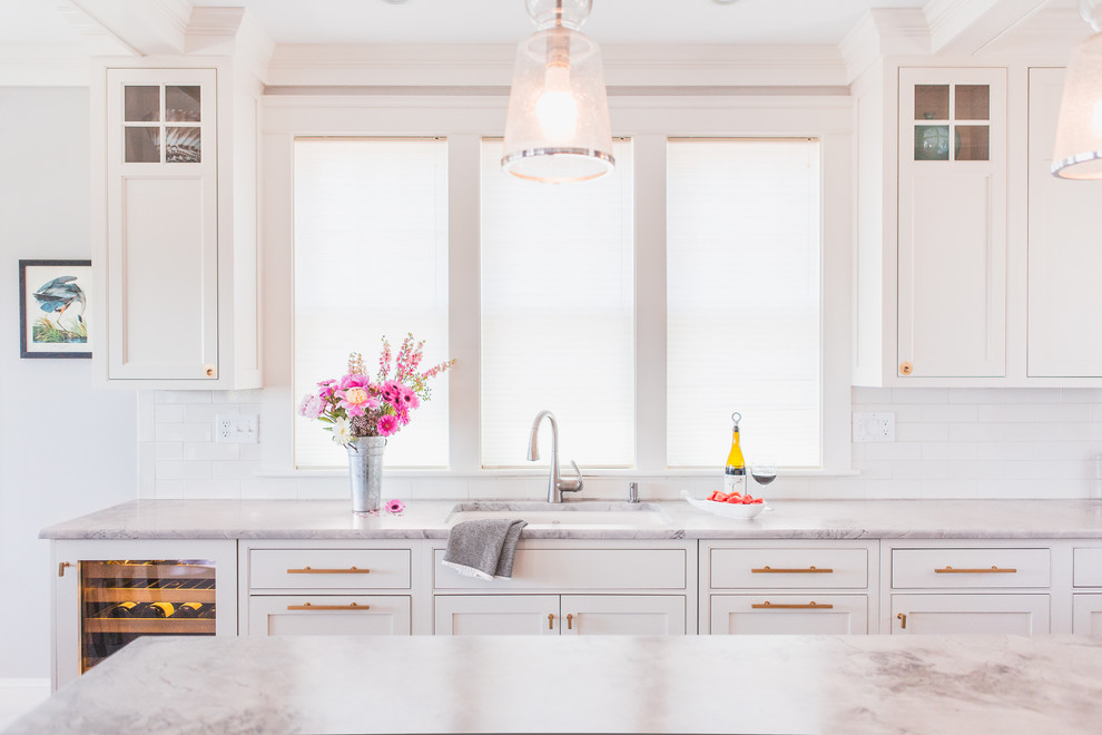 Kitchen - transitional kitchen idea in Boston