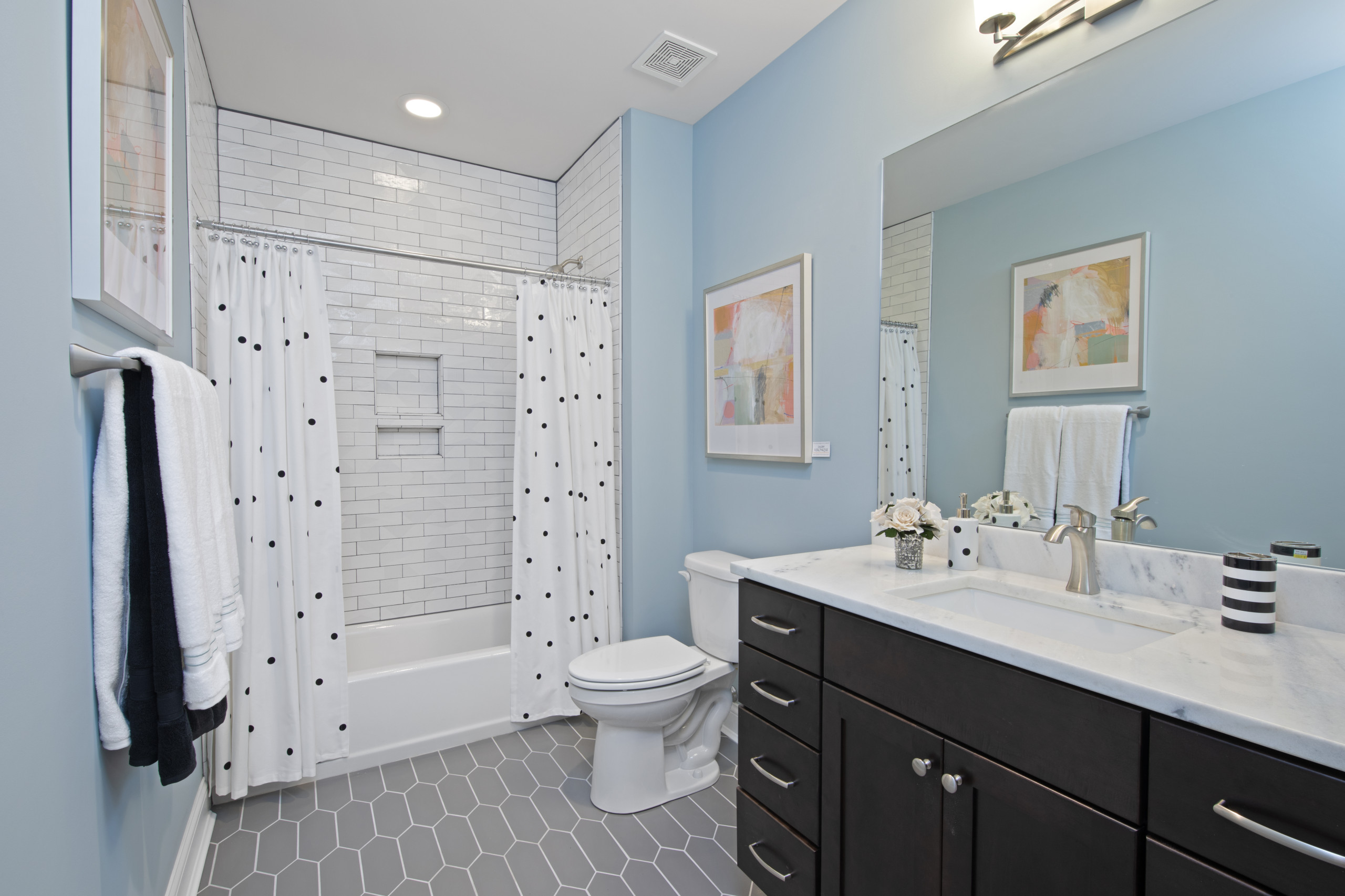 New This Week: 6 Bathrooms That Rock a Shower-Tub Combo