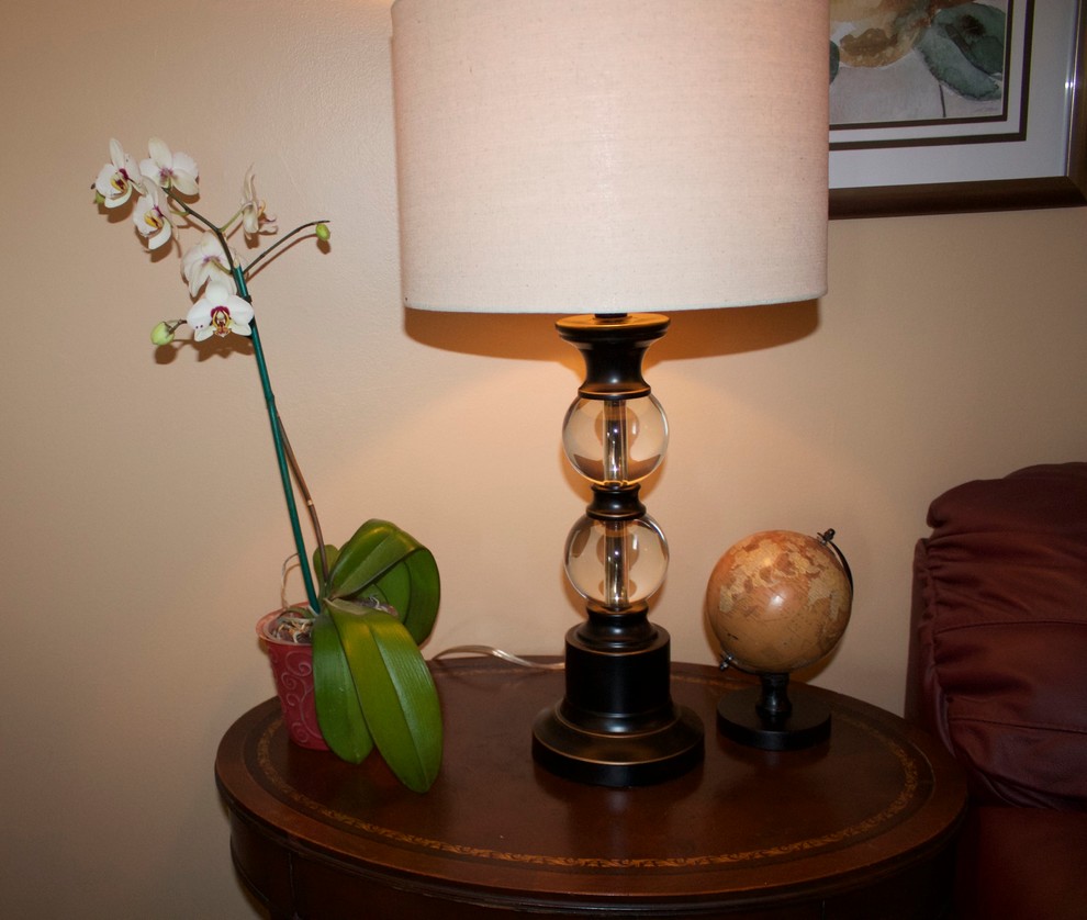 Transitional home design photo in Atlanta