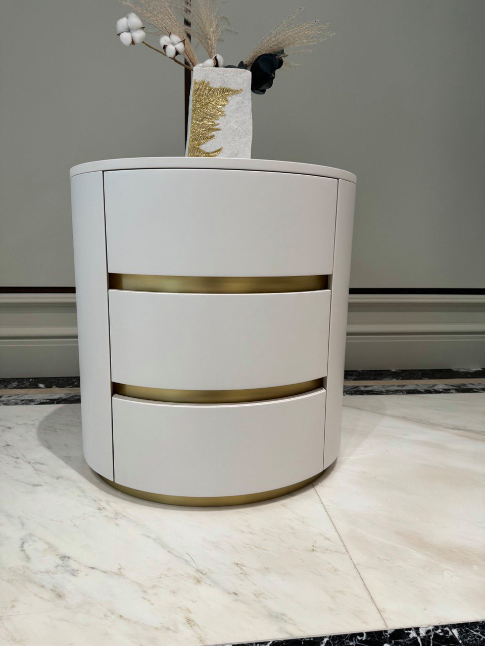 Тумба прикроватная