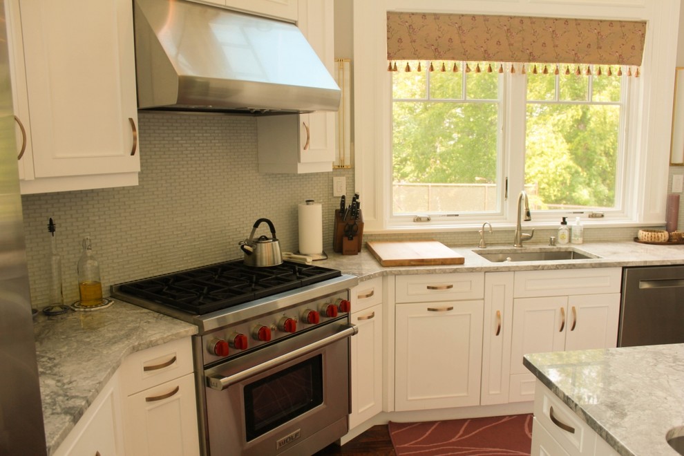 Inspiration for a transitional kitchen remodel in New York