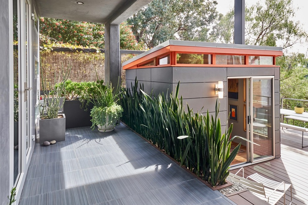 Inspiration for a small midcentury detached granny flat in San Diego.