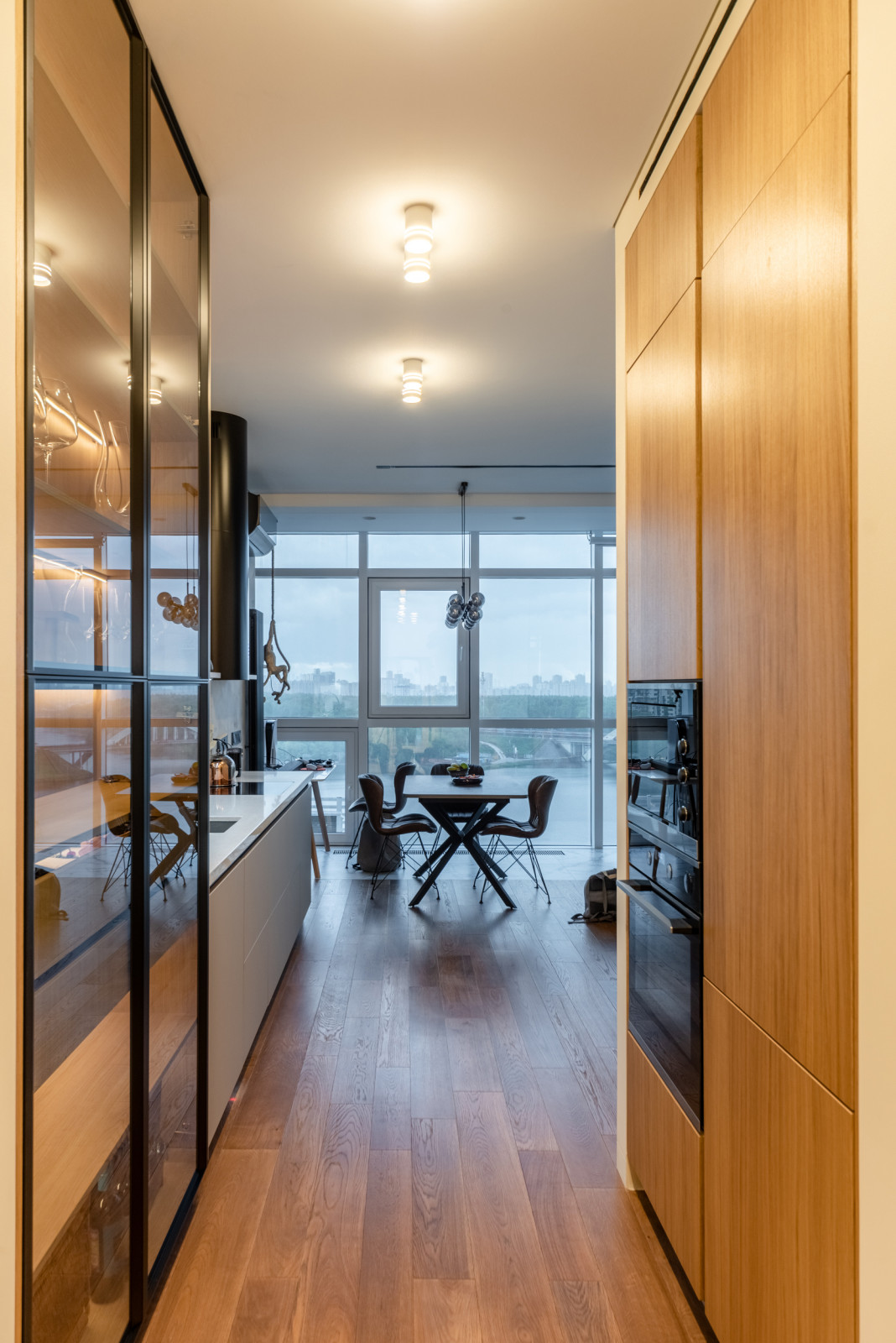 Кухня комбинированная со шпоном