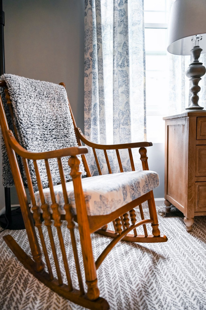 Home design - transitional home design idea in Chicago