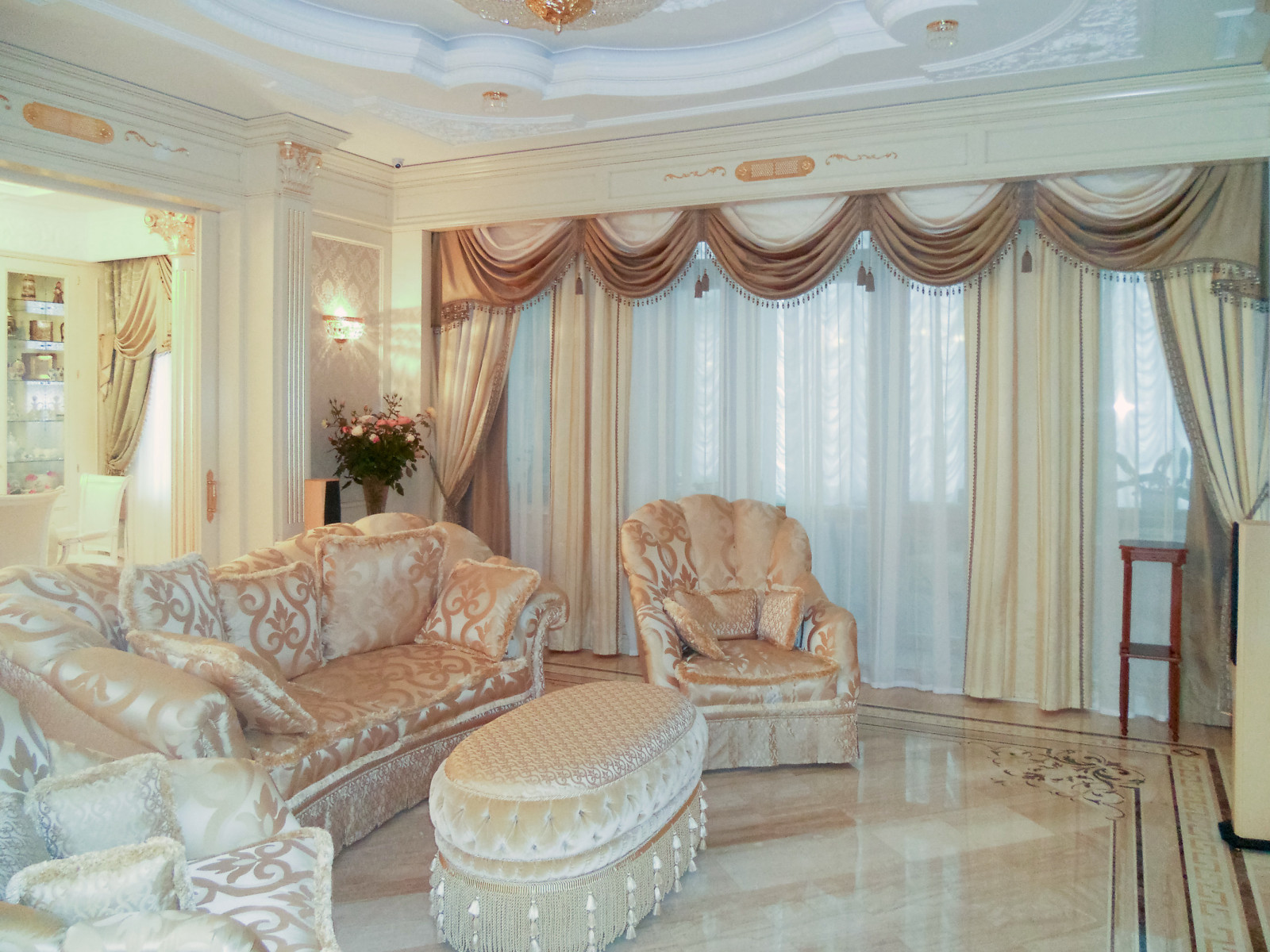 Портьеры для классической гостиной