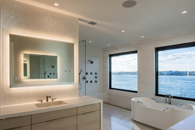 Longport Bay Views modern-badezimmer