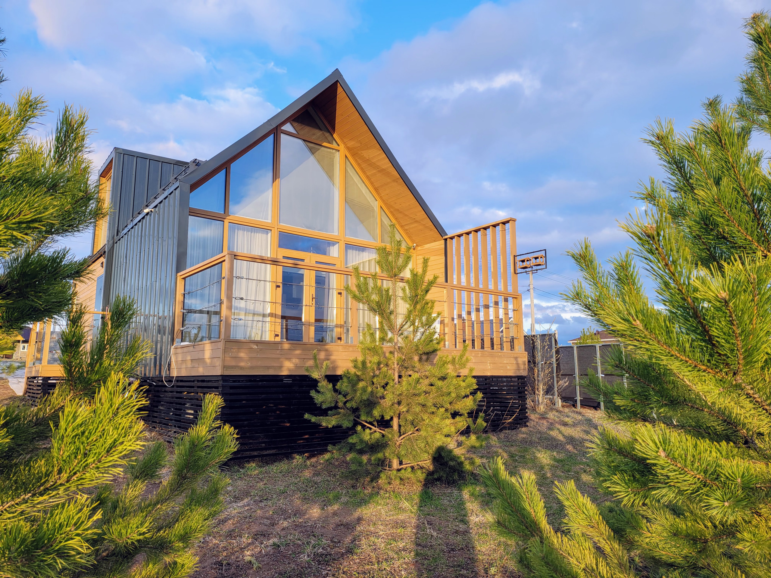 小さな北欧スタイルのおしゃれな家の外観の画像 75選 22年10月 Houzz ハウズ