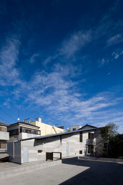 富士見町の家 moderno-fachada