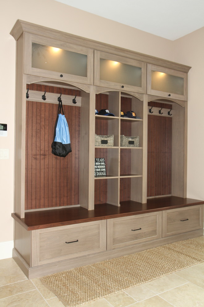 Example of a transitional entryway design in Indianapolis
