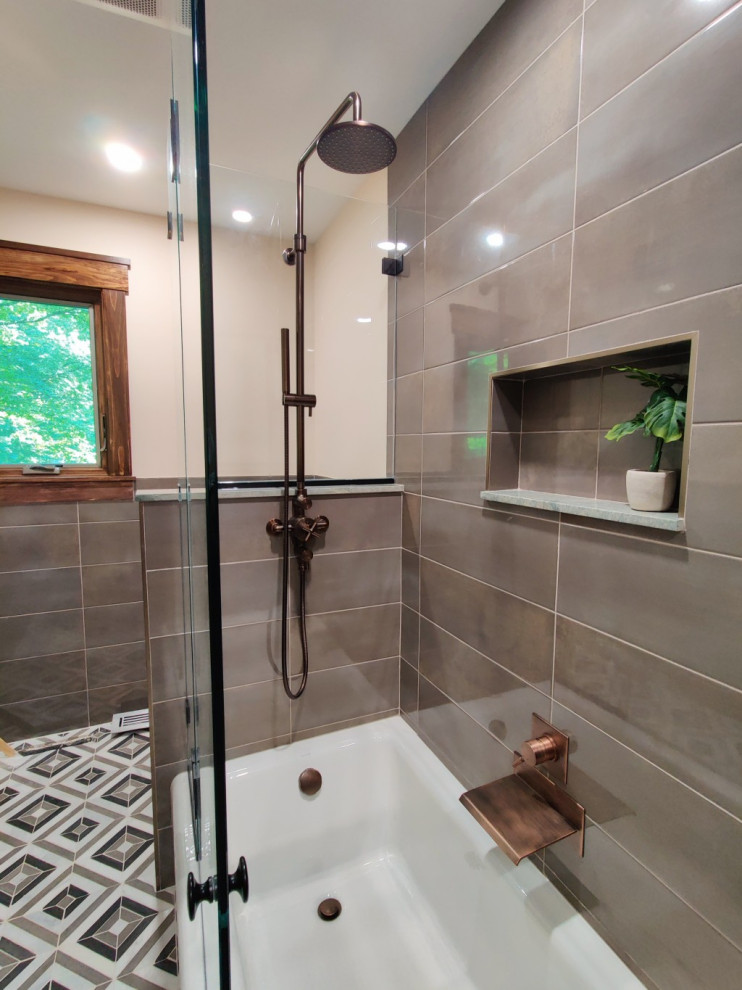 Inspiration for a rustic home design remodel in Bridgeport