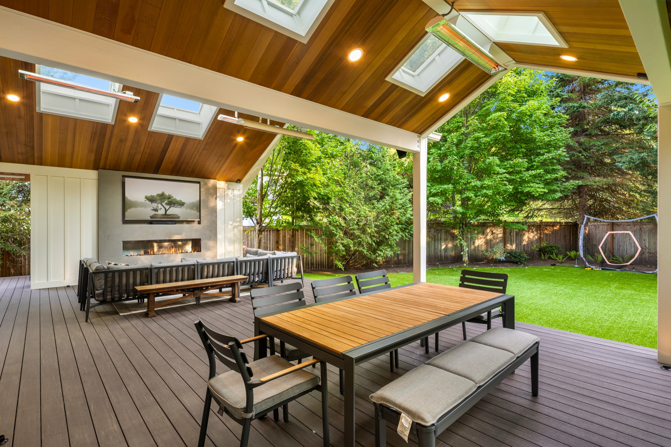 Sammamish Contemporary Outdoor Living