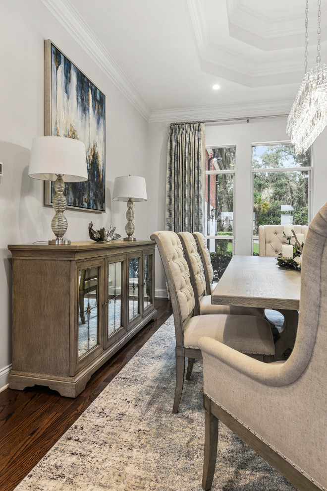Inspiration for a transitional home design remodel in Jacksonville