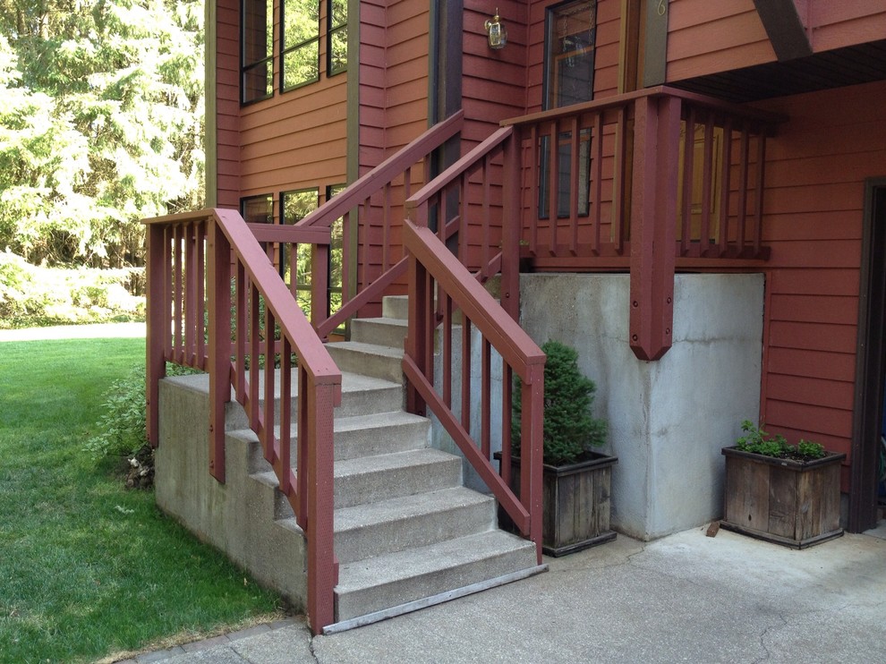 Example of a transitional deck design in Portland