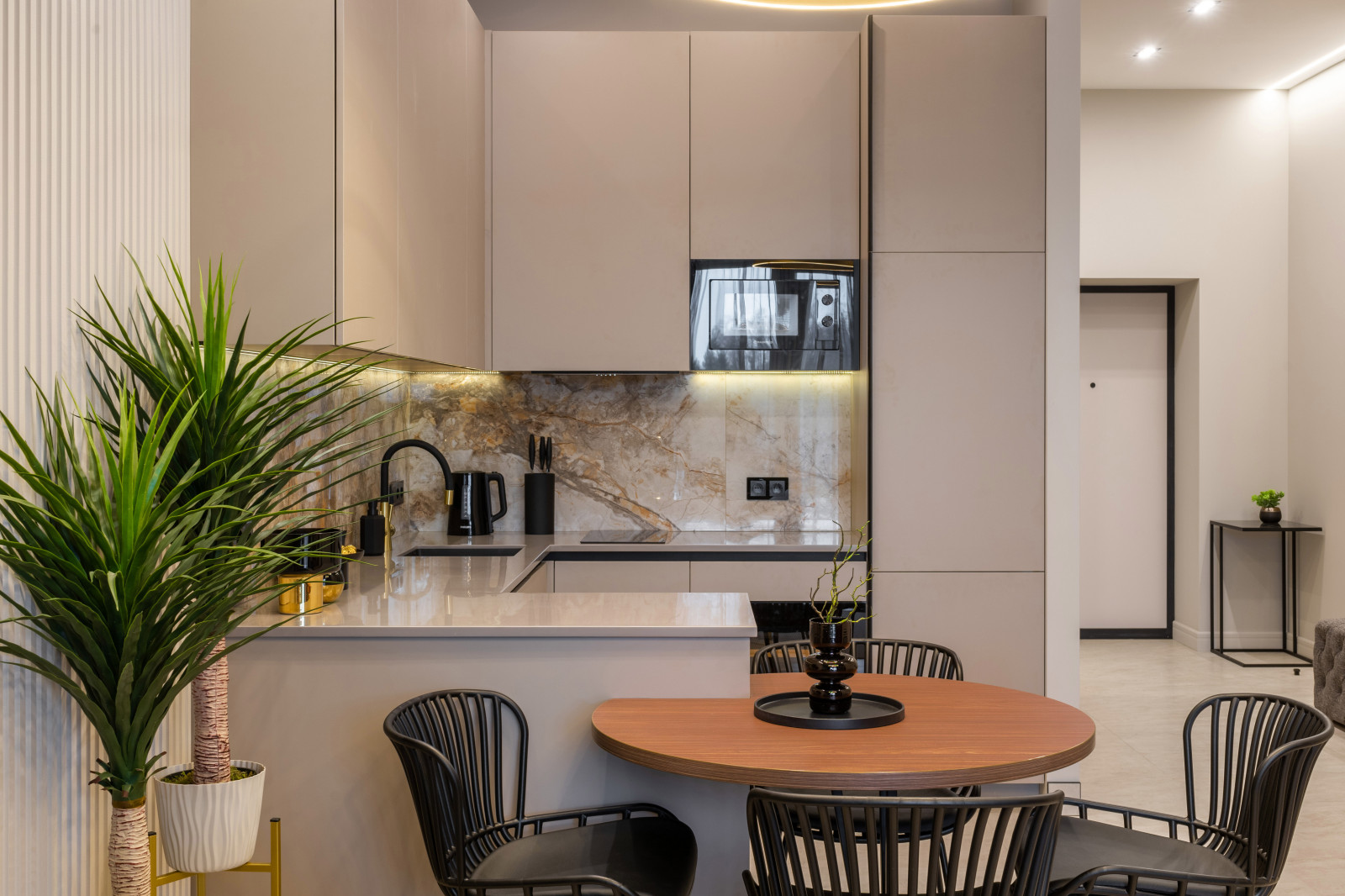 Квартира с современным ремонтом в Сочи